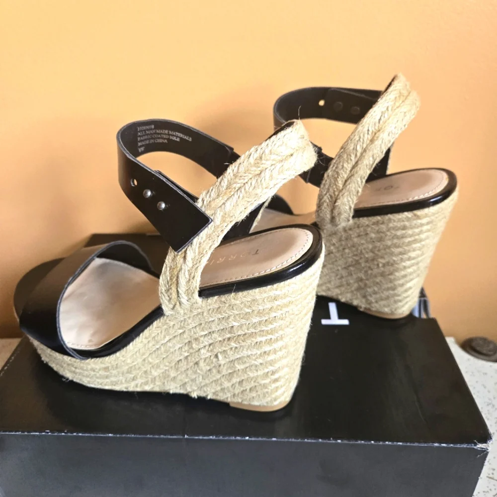 torrid these wedges